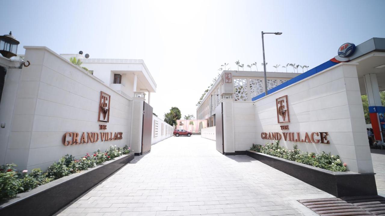 The Grand Village Moradabad Exteriör bild
